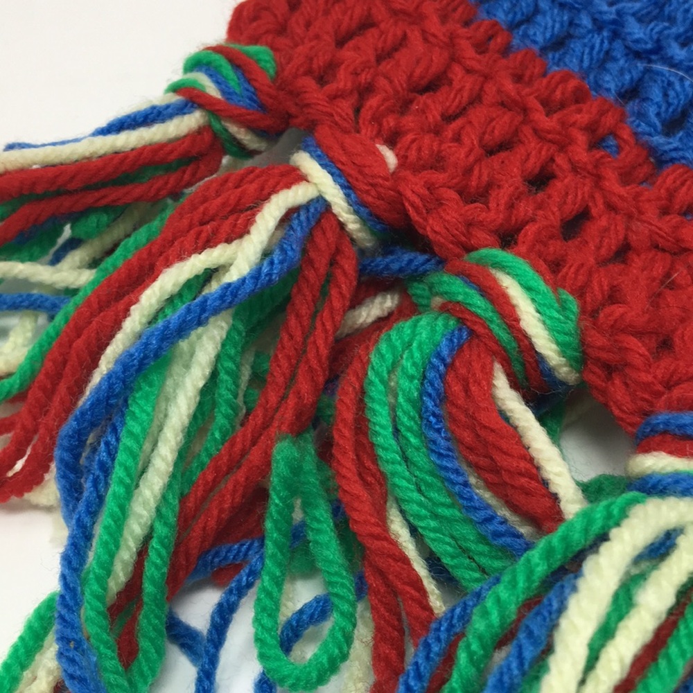 🌈 Vintage 70s Rainbow Crochet Handmade Scarf - Picture 3 of 3